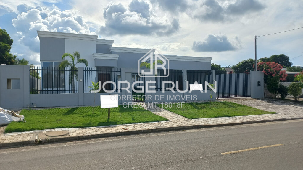 IMÓVEL COM PISCINA DE ALTO PADRÃO NO CENTRO