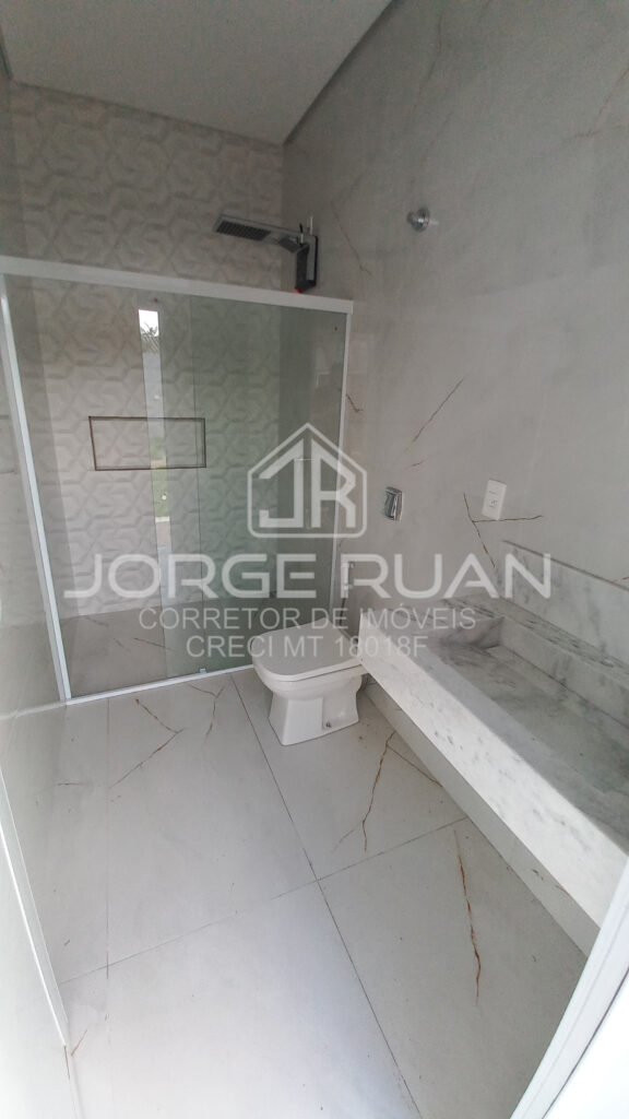 IMÓVEL COM PISCINA DE ALTO PADRÃO NO CENTRO