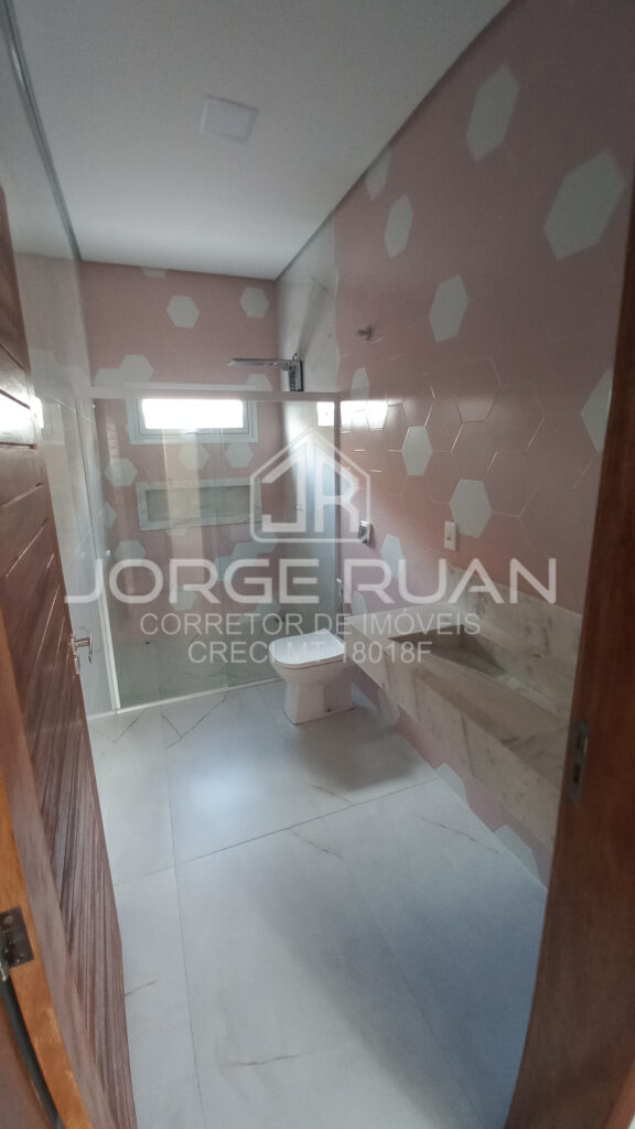 IMÓVEL COM PISCINA DE ALTO PADRÃO NO CENTRO