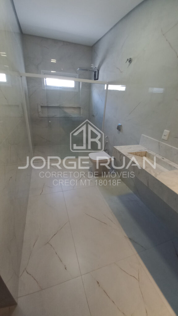 IMÓVEL COM PISCINA DE ALTO PADRÃO NO CENTRO